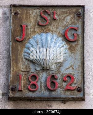 Marqueur paroissial pour l'église St James Garlichythe à Skinners Lane, ville de Londres, qui délimite l'ancienne paroisse. Banque D'Images