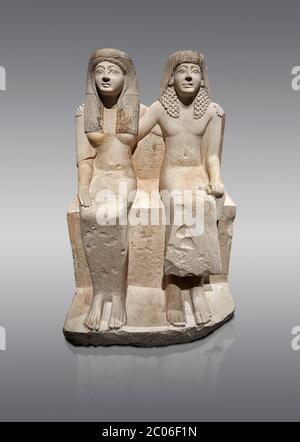 Ancienne statue romaine de Pendua et sa femme Nefertari, calcaire, Nouveau Royaume, 19e dynastie, (1292-1186 av. J.-C.), Deir-el-Medina, Thèbes. Musée égyptien, Banque D'Images