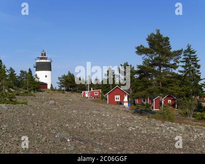 phare sur l'île suédoise de Storjungfrun Banque D'Images