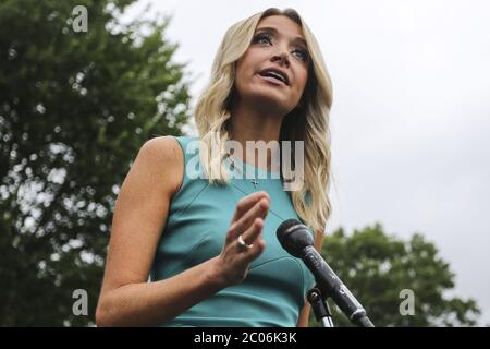 Washington, États-Unis. 11 juin 2020. kayleigh McEnany, secrétaire de presse de la Maison Blanche, s'entretient avec les journalistes à la Maison Blanche le jeudi 11 juin 2020 à Washington. Photo d'Oliver Contreras/UPI crédit: UPI/Alay Live News Banque D'Images