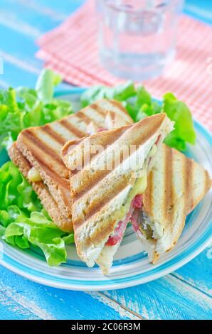 Des toasts avec du fromage Banque D'Images