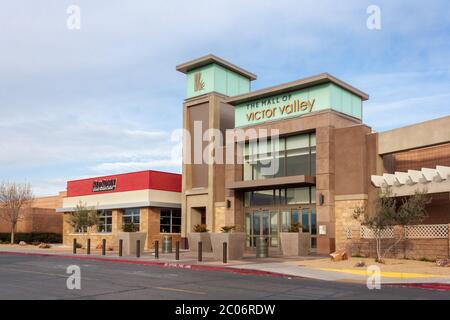 Victorville, Californie / Etats-Unis - 11 mars 2019 : Red Robin Gourmet Burgers est adjacent au Mall of Victory Valley, il est situé au 14400 Bear Valle Banque D'Images