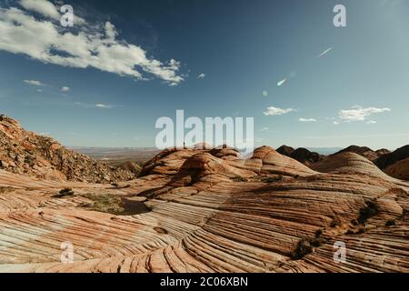 Randonneur solitaire sur le paysage désertique des yants, près de St George Utah Banque D'Images