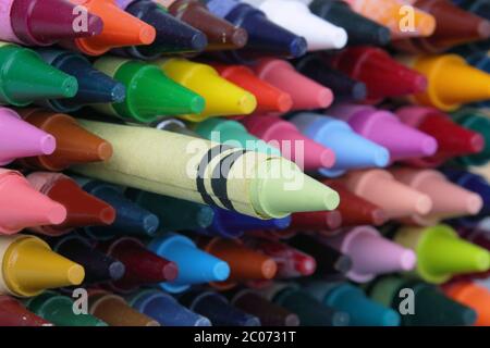 Crayons de cire colorés avec faible profondeur de champ Banque D'Images