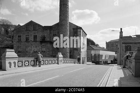 1996, Street Scenes dans la ville de pennine de Hebden Bridge, West Yorkshire, nord de l'Angleterre Banque D'Images