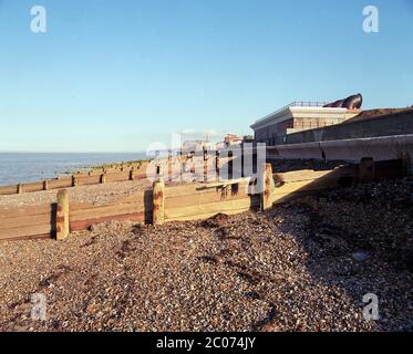 1996, travaux de traitement de l'eau récemment ouverts, Herne Bay, Kent, Angleterre du Sud-est, Royaume-Uni Banque D'Images