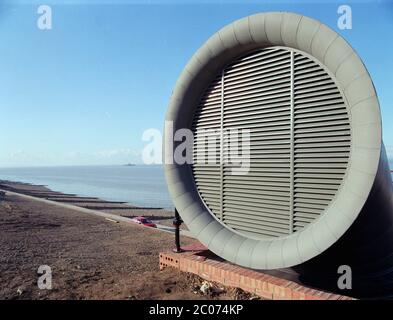 1996, travaux de traitement de l'eau récemment ouverts, Herne Bay, Kent, Angleterre du Sud-est, Royaume-Uni Banque D'Images