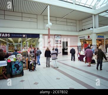 1996, The Spinning Gate Shopping Centre, Leigh, Lancashire, Nord-Ouest de l'Angleterre, Royaume-Uni Banque D'Images