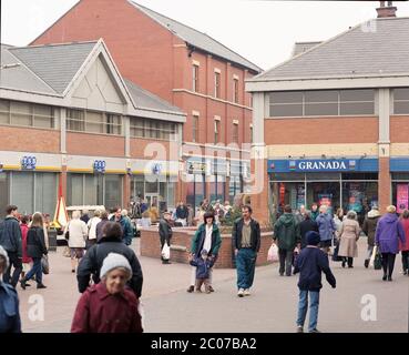 1996, The Spinning Gate Shopping Centre, Leigh, Lancashire, Nord-Ouest de l'Angleterre, Royaume-Uni Banque D'Images