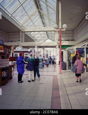 1996, The Spinning Gate Shopping Centre, Leigh, Lancashire, Nord-Ouest de l'Angleterre, Royaume-Uni Banque D'Images