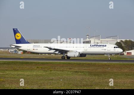 Aéroport de Francfort - lancement d'un A321-200 depuis Lufthansa Banque D'Images