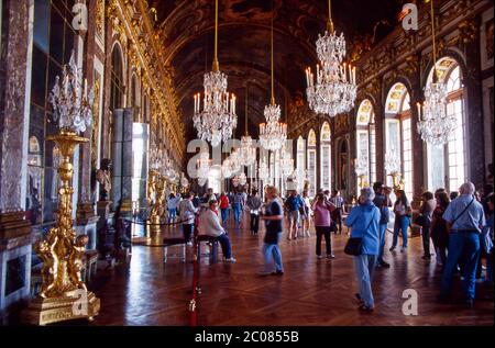 Galerie des glaces dans le château de Versailles, Yvelines, France Banque D'Images
