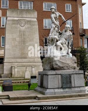 Mémorial de guerre à Hull, Kingston upon Hull, East Riding of Yorkshire, Angleterre, Royaume-Uni Banque D'Images