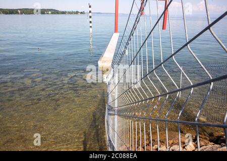 Wegen der Ausbreitung des Corona-virus hatte die Wegen der Ausbreitung des Corona-virus hatte die Schweiz und Deutschland ihre Grenzen geschlossen. Ko Banque D'Images