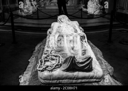 Naples, CAMPANIE, ITALIE. 11 juin 2020. 06/11/2020 Naples, réouverture de la chapelle Sansevero au coeur de Naples après fermeture aux touristes pour la pandémie Covid-19 crédit: Fabio Sasso/ZUMA Wire/Alamy Live News Banque D'Images