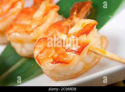 Brochettes de crevettes royales japonais Banque D'Images