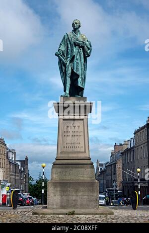 Statue de William Pitt le jeune (1759-1806) , se dresse à la jonction de George Street et Frederick Street à Édimbourg, en Écosse, au Royaume-Uni. Banque D'Images