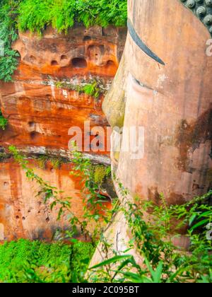 Vue rapprochée de Dafo - statue de Bouddha géant à Leshan, province du Sichuan, Chine. Banque D'Images