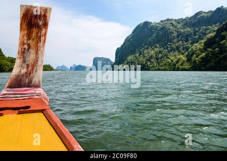 Voyagez en bateau dans la baie de Phang Nga Banque D'Images