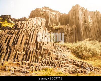 Corpes d'orgue de Basalt de Panska skala près de Kamenicky Senov, République tchèque. Banque D'Images