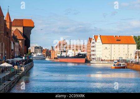 GDANSK, POLOGNE - 25 AOÛT 2014 : navire SS Soldek - cirage de charbon et cargo pour le minerai. Sur la rivière Motlawa au Musée maritime national de Gdansk, Pologne. Banque D'Images