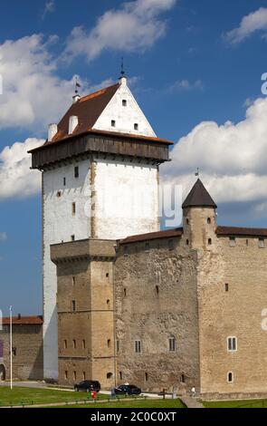 L'Estonie. Narva. Ancienne forteresse de frontière avec Ru Banque D'Images