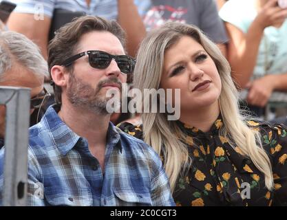 11 juin 2020 - Kelly Clarkson dépose un divorce du mari Brandon Blackstock. L'entraîneur ''Voice'' et Blackstock, un directeur musical, sont mariés depuis octobre 2013 et ont deux enfants ensemble, River Rose et Remington Alexander. Blackstock a également deux enfants d'un mariage précédent. Photo du dossier : 22 août 2018 - Hollywood, Californie - Brandon Blackstock et Kelly Clarkson. Simon Cowell est honoré par Star sur le Hollywood Walk of Fame. (Image crédit: © Faye Sadou/AdMedia via ZUMA Wire) Banque D'Images