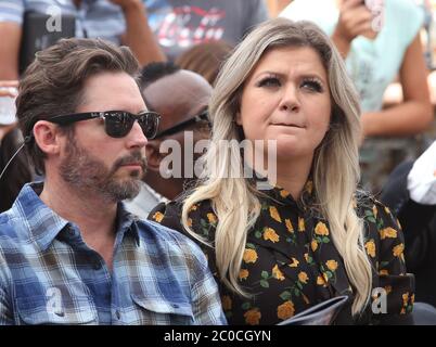 11 juin 2020 - Kelly Clarkson dépose un divorce du mari Brandon Blackstock. L'entraîneur ''Voice'' et Blackstock, un directeur musical, sont mariés depuis octobre 2013 et ont deux enfants ensemble, River Rose et Remington Alexander. Blackstock a également deux enfants d'un mariage précédent. Photo du dossier : 22 août 2018 - Hollywood, Californie - Brandon Blackstock et Kelly Clarkson. Simon Cowell est honoré par Star sur le Hollywood Walk of Fame. (Image crédit: © Faye Sadou/AdMedia via ZUMA Wire) Banque D'Images