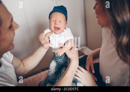 Syndrome Du Bebe Bleu Tenant Un Bebe Photo De Haute Qualite Photo Stock Alamy