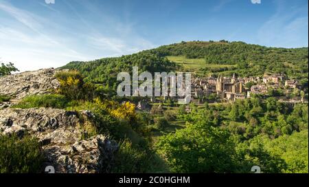 Église abbatiale Sainte Foy dans l'ancien village de Conques sur la route Saint-James. Classé au patrimoine mondial de l'UNESCO. Département Aveyron. Occitanie. Franc Banque D'Images