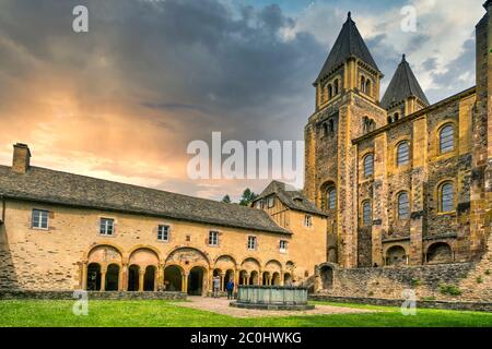 Abbaye De Sainte Foy, Site Classé Au Patrimoine Mondial De L'Unesco, Conques, Département D'Aveyron, Occitanie, France Banque D'Images