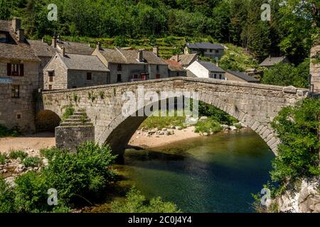 Le Pont de Monvert. Sentier Stevenson. Parc national de Cévennes. Lozère.Occitanie. France Banque D'Images