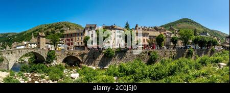 Le Pont de Monvert. Sentier Stevenson. Parc national de Cévennes. Lozère.Occitanie. France Banque D'Images