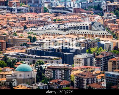 Bergame, Lombardie, Italie, palais Triangolo, et église de Santa Lucia, vue aérienne diagonale 20/02/2019 Banque D'Images