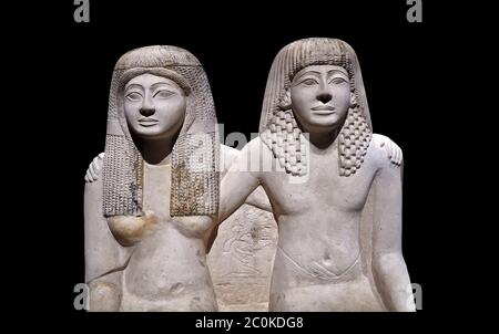Ancienne statue romaine de Pendua et sa femme Nefertari, calcaire, Nouveau Royaume, 19e dynastie, (1292-1186 av. J.-C.), Deir-el-Medina, Thèbes. Musée égyptien, Banque D'Images