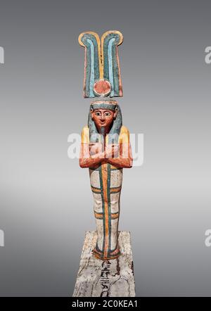 Ancienne statuette égyptienne de Ptah Sokar Osiris, période tardive de la dynastie 25-26e, (722-525 av. J.-C.). Musée égyptien, Turin. Fond gris. Ancien Fonds Cat. 2466 Banque D'Images