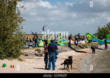 Mirns, province Frise pays-Bas 05-23-2020. Kite surf un sport populaire aux pays-Bas, photo prise dans la province de Friesland à la Banque D'Images