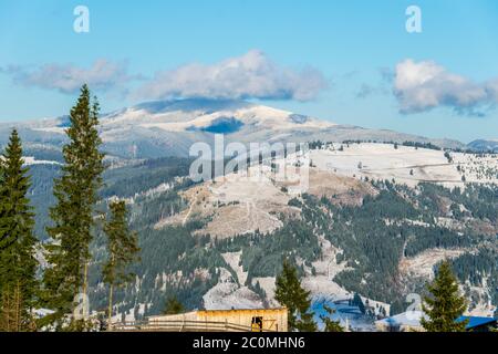 Le paysage des montagnes Rodnei et Calimani, Vatra Dornei, Roumanie Banque D'Images