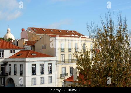 Lisbonne est la capitale du Portugal, surplombant l'océan Atlantique. C'est une belle ville pleine de charme. La basilique Estrela est un excellent exemple de Por Banque D'Images