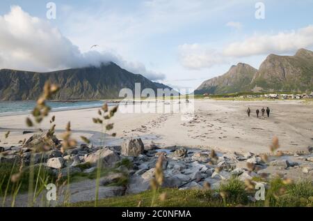 Plage de surf de Flakstad à Lofoten. Banque D'Images