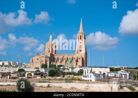 Église de la ville de Mgarr, sur l'île de Gozo, Malte par ferry Banque D'Images