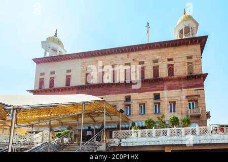 Gurudwara Sis Ganj Sahib est l'un des neuf Gurnaines historiques à New Delhi en Inde Banque D'Images