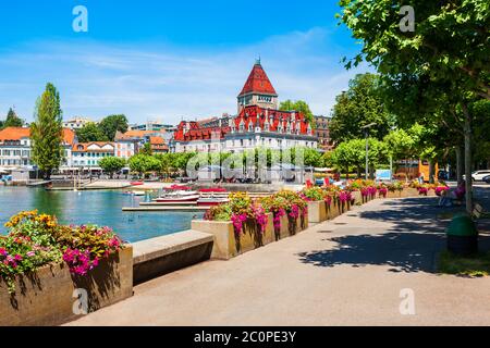 Lac de genève promenade près du château château d'Ouchy, un vieux château médiéval en ville de Lausanne en Suisse Banque D'Images