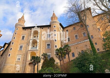 URBINO, ITALIE - 3 JANVIER 2019. Palazzo Ducale (Palais Ducal), devenu un musée, à Urbino. Région des Marches, Italie Banque D'Images