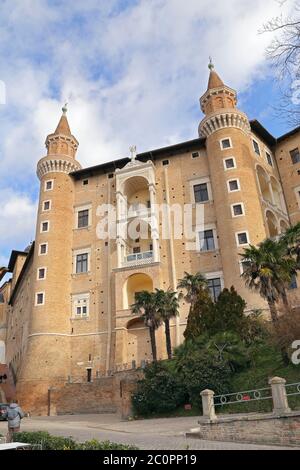 URBINO, ITALIE - 3 JANVIER 2019. Palazzo Ducale (Palais Ducal), devenu un musée, à Urbino. Région des Marches, Italie Banque D'Images