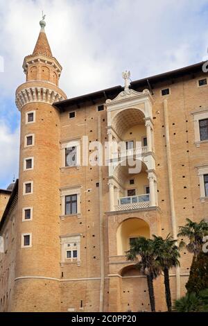 URBINO, ITALIE - 3 JANVIER 2019. Palazzo Ducale (Palais Ducal), devenu un musée, à Urbino. Région des Marches, Italie Banque D'Images