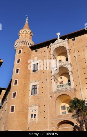 URBINO, ITALIE - 3 JANVIER 2019. Palazzo Ducale (Palais Ducal), devenu un musée, à Urbino. Région des Marches, Italie Banque D'Images