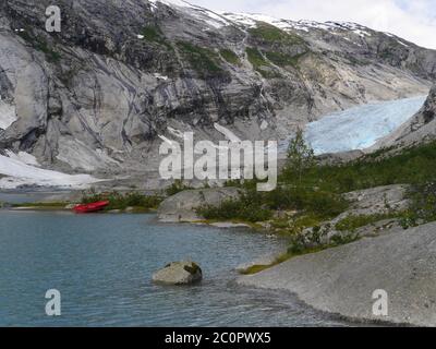 lac au bras de glacier Nigardsbreen Banque D'Images