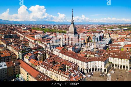 La ville de Turin vue panoramique aérienne, région du Piémont de l'Italie Banque D'Images