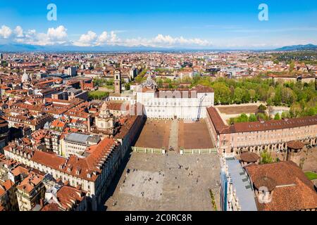 La Piazza Castello ou Place du Château vue panoramique aérienne, une place principale dans le centre-ville de Turin, région du Piémont de l'Italie Banque D'Images